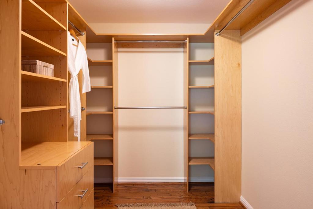 https://media.crmls.org/mediaz/1c79ec5a-b06d-4fff-a336-0795857b9abd.jpg?preset=X-Large