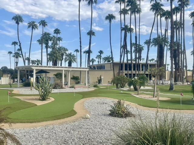 Community Putting Green