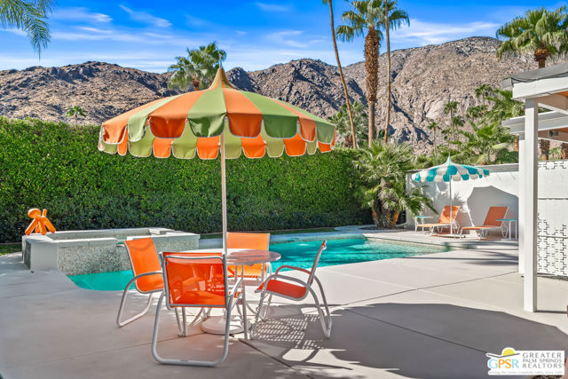 844 N Topaz Circle, Palm Springs, CA 92262