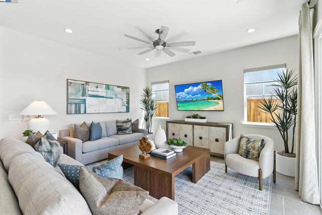 1685 Arione Street, Brentwood CA: https://media.crmls.org/mediaz/1c7aff2f-d5c3-4dc1-beb8-7ad5d5dae71d.jpg