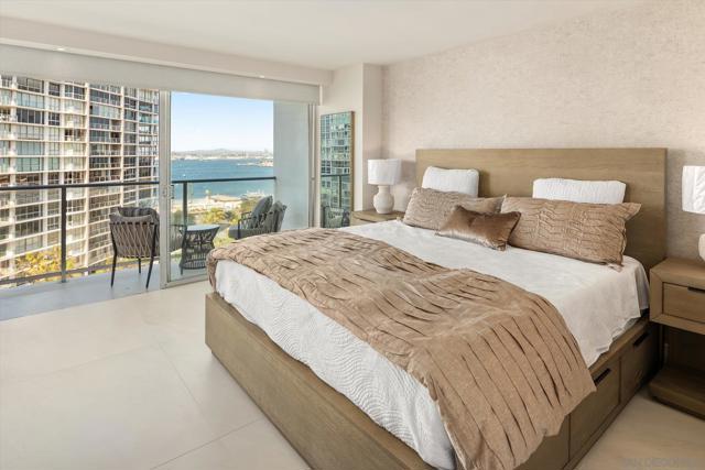 1830 Avenida del Mundo, Coronado CA: https://media.crmls.org/mediaz/1c7b0a31-3255-4d49-8435-ec852211bb74.jpg