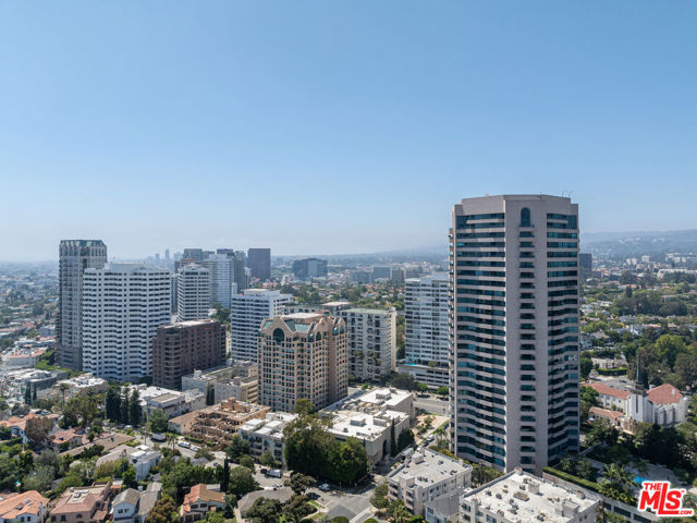 10490 Wilshire Boulevard, Los Angeles CA: https://media.crmls.org/mediaz/1c7bd22b-21c2-43ca-844e-79a14fe2a7bc.jpg