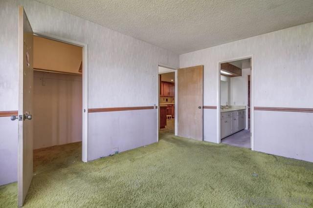 954 Harbor View Dr, San Diego CA: https://media.crmls.org/mediaz/1c7c95a5-18ff-4942-b8a5-0c18f6eb794f.jpg