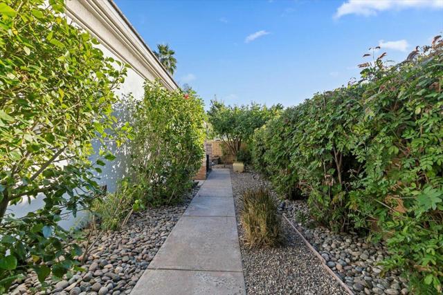 50 Toscana Way E, Rancho Mirage, CA 92270