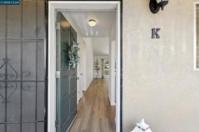 3847 Vineyard Ave, Pleasanton CA: https://media.crmls.org/mediaz/1c7d8da6-162c-4a40-bcf3-2c3ef664d42b.jpg