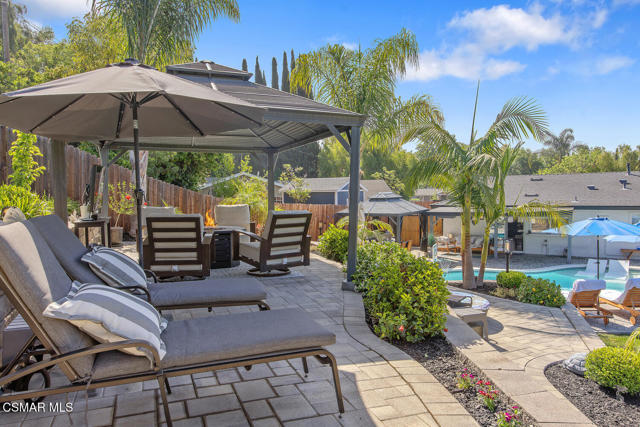 1233 Calle Olmo, Thousand Oaks CA: https://media.crmls.org/mediaz/1c7e98be-1e1c-43cb-a60e-fcf787d07e58.jpg