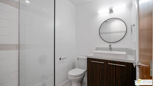 588 E San Lorenzo Road #204, Palm Springs, CA 92264