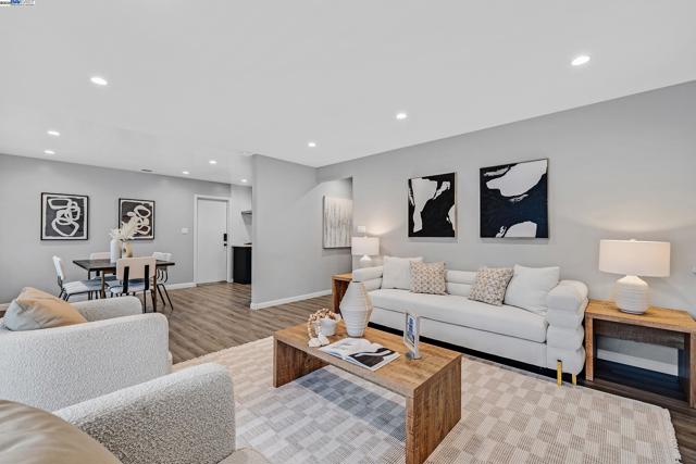 209 Mansfield Dr, South San Francisco CA: https://media.crmls.org/mediaz/1c7f3d06-d0b8-4b7b-ab4d-12c39deb3018.jpg