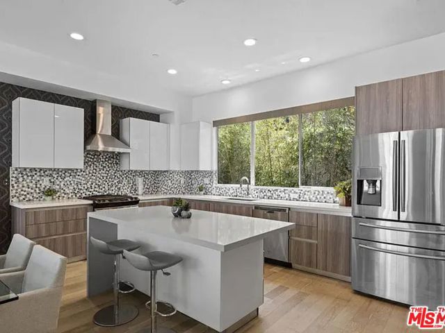6728 W Hepburn Way, Los Angeles CA: https://media.crmls.org/mediaz/1c7fd0b4-cd4b-4232-9cb3-0e7391851f89.jpg