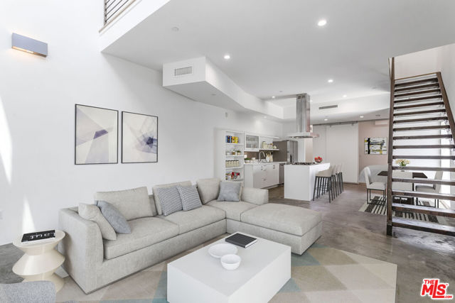 803 Wilcox Avenue, Los Angeles CA: https://media.crmls.org/mediaz/1c7ff168-ff64-4cef-a152-3da535b740b3.jpg