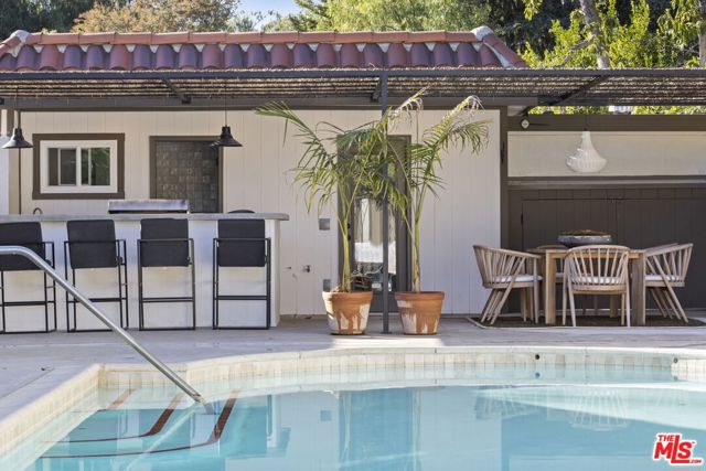 431 Montana Circle, Ojai CA: https://media.crmls.org/mediaz/1c801d71-b8c9-4330-aab1-1c8a22d0cf81.jpg
