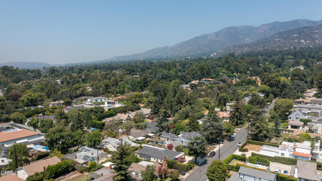 4531 El Camino Corto, La Canada Flintridge CA: https://media.crmls.org/mediaz/1c8033f6-01ac-48a5-ae02-5d443fd2a1bc.jpg
