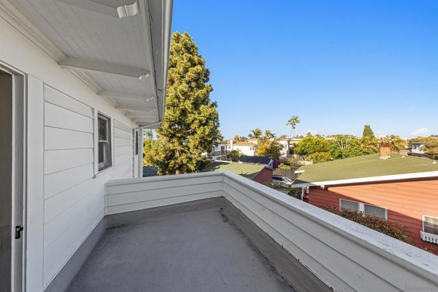 4229 Saint James Place, San Diego CA: https://media.crmls.org/mediaz/1c80715c-6839-45b4-b14e-f5f3b0ed2aab.jpg
