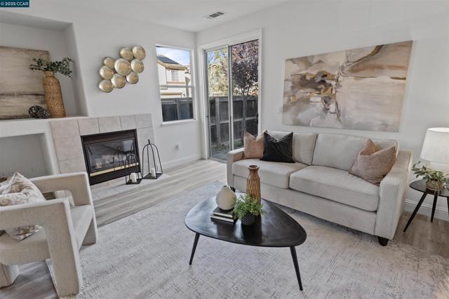 5109 Napa Shore Dr, Fairfield CA: https://media.crmls.org/mediaz/1c80ed86-c2a8-4b87-8746-e4c171a57b34.jpg