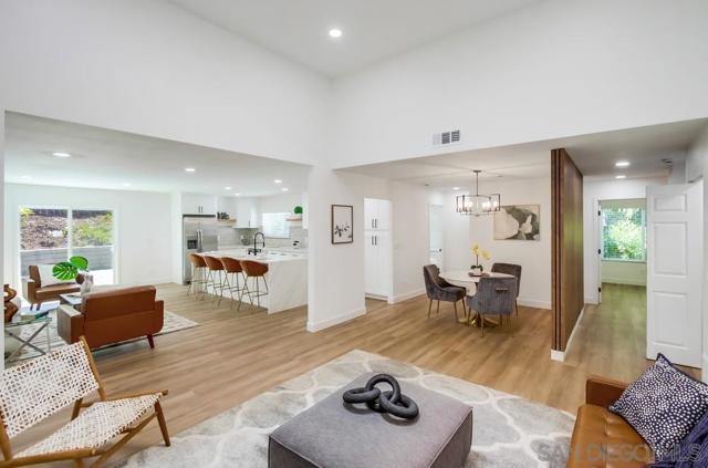 13113 Calle De Las Rosas, San Diego CA: https://media.crmls.org/mediaz/1c80fd65-3c0e-422b-a7d4-a62b0bcc8254.jpg