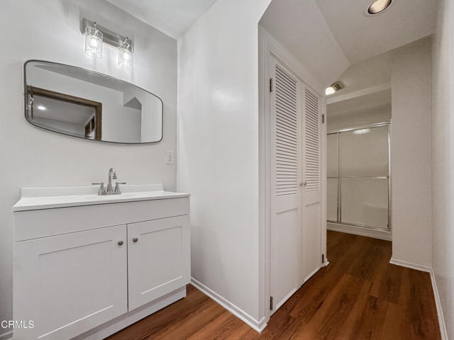 5028 El Adobe Lane, La Crescenta CA: https://media.crmls.org/mediaz/1c82608e-a811-484d-b2b9-fc8640208828.jpg