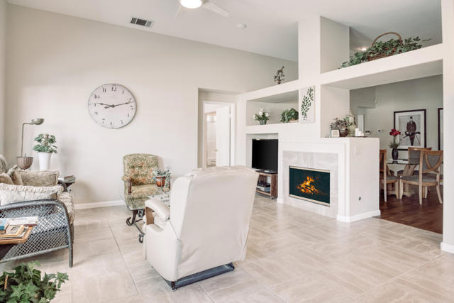 Image 9 of 43 For 49530 Lincoln Drive