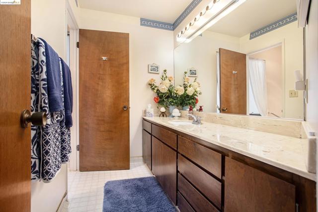 Image 36 of 52 For 3123 Indian Way