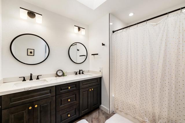 Detail Gallery Image 17 of 28 For 2072 Wandering Rd, Encinitas,  CA 92024 - 4 Beds | 2/1 Baths