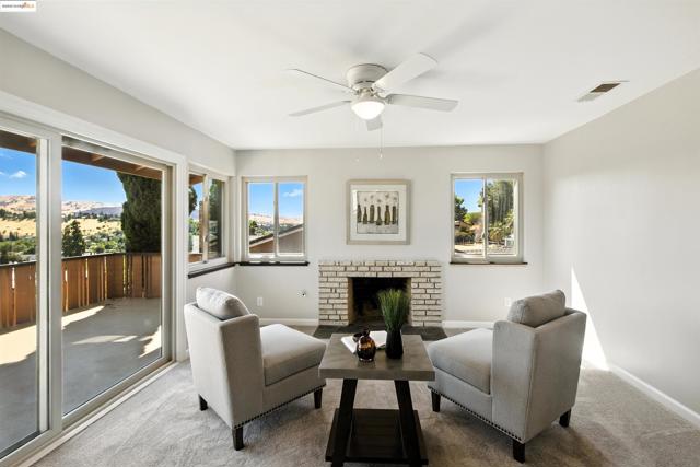 3112 View Drive, Antioch CA: https://media.crmls.org/mediaz/1c83db71-8e7f-4423-9776-0b2916f0d4ec.jpg
