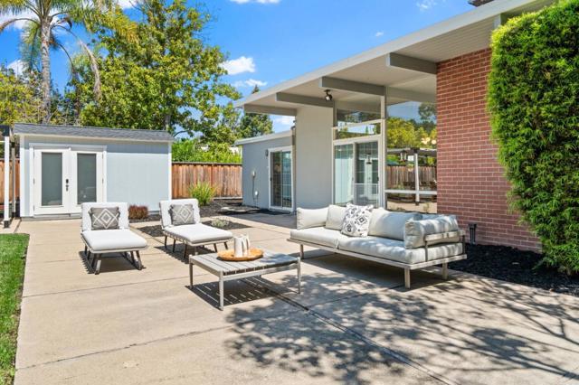 969 Eichler Drive, Mountain View CA: https://media.crmls.org/mediaz/1c84039e-f2ad-43a2-b86f-359c28e649d8.jpg