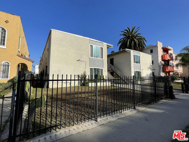 1532 Wilton Place, Los Angeles, California 90019, ,Multi-Family,For Sale,Wilton,24355599