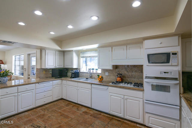 220 W Hillcrest Boulevard, Monrovia CA: https://media.crmls.org/mediaz/1c84674a-b435-41bc-ab89-164cbaa1603e.jpg