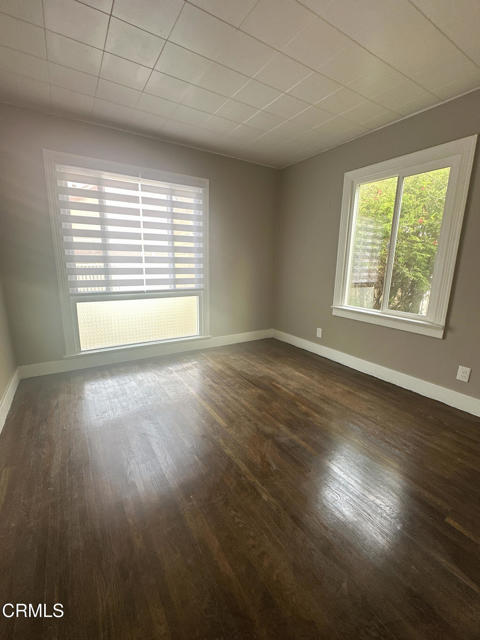 Detail Gallery Image 3 of 15 For 132 N Serrano Ave, Los Angeles,  CA 90004 - 2 Beds | 1 Baths