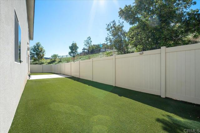 Detail Gallery Image 20 of 51 For 21644 Long Trot Dr, Escondido,  CA 92029 - 4 Beds | 3 Baths