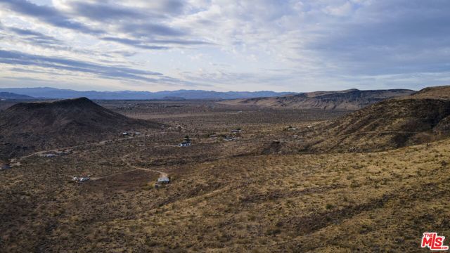 2339 Inca Trail, Yucca Valley CA: https://media.crmls.org/mediaz/1c8805c6-a4f0-41fa-a51d-69b1900aa29a.jpg