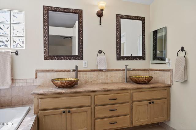 7748 Paso Robles Street, Ventura CA: https://media.crmls.org/mediaz/1c8814bd-4965-4361-b25d-103112ed8f16.jpg