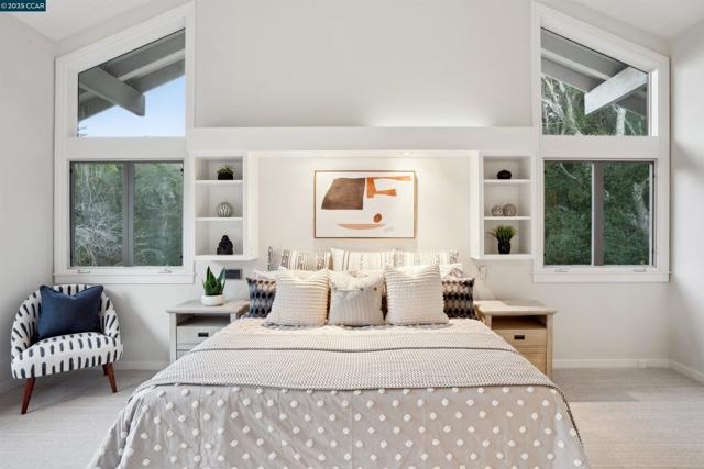 35 Tiger Tail Court, Orinda CA: https://media.crmls.org/mediaz/1c8828c8-41bd-41f3-aed2-d0d4642e7452.jpg