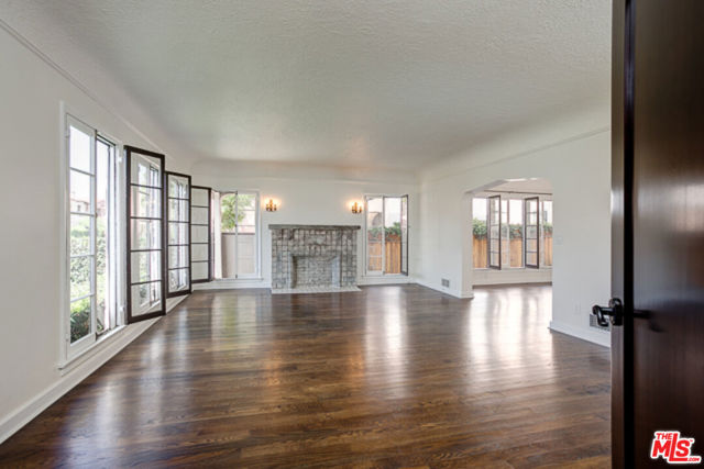 848 S Curson Avenue, Los Angeles CA: https://media.crmls.org/mediaz/1c8915db-25eb-4f4a-9eb1-3c03404cc2a5.jpg