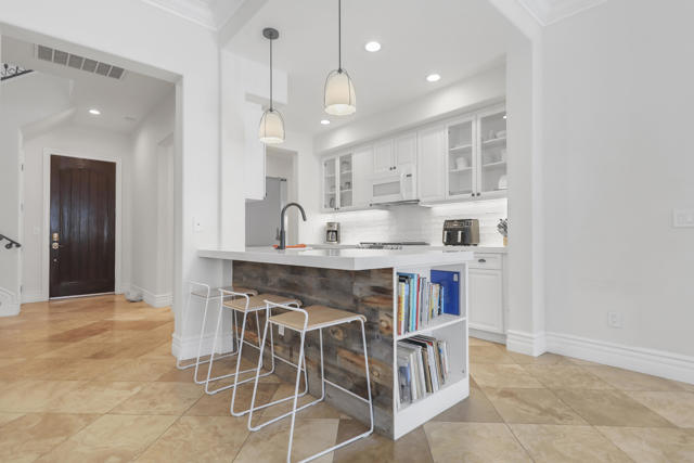 77692 Tradition Drive, La Quinta CA: https://media.crmls.org/mediaz/1c89919f-1c4b-4acf-aec2-309e1f3e9b35.jpg