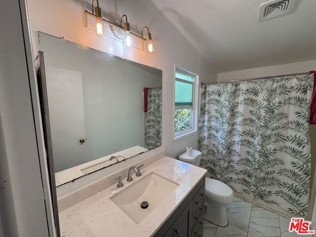 105 Prince Lane, Santa Ana CA: https://media.crmls.org/mediaz/1c8a15c4-7169-4a37-b582-7301289ea989.jpg