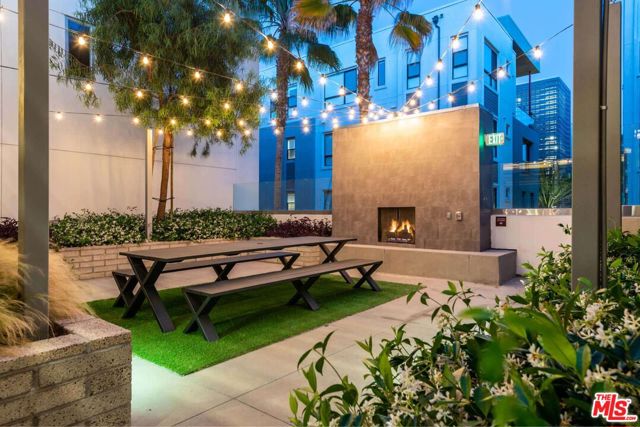 12760 Millennium Drive, Los Angeles CA: https://media.crmls.org/mediaz/1c8a3cba-8374-464f-9b37-ff01ea421321.jpg