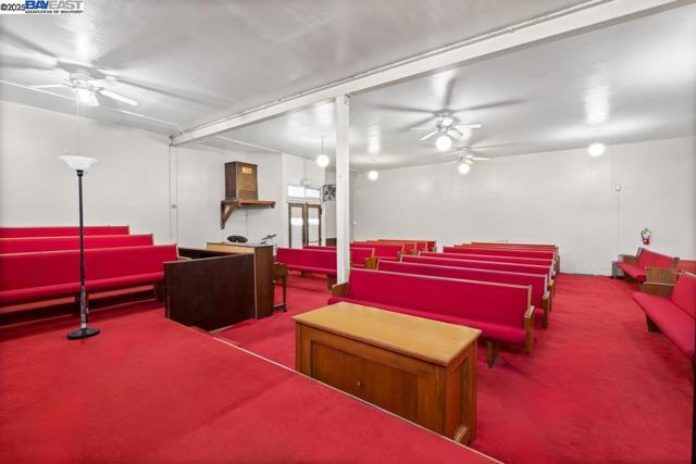 3003 School St, Oakland CA: https://media.crmls.org/mediaz/1c8a6482-7f2e-4260-b4de-057bd4232dac.jpg