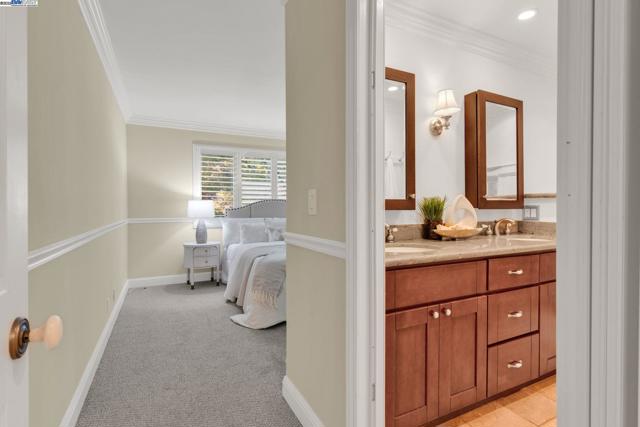 394 Camelback Rd, Pleasant Hill CA: https://media.crmls.org/mediaz/1c8b5b26-b462-4802-a7e6-18064ee6b240.jpg