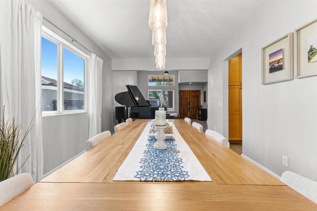 Detail Gallery Image 4 of 38 For 1754 Hill Top Ln, Encinitas,  CA 92024 - 4 Beds | 2/1 Baths
