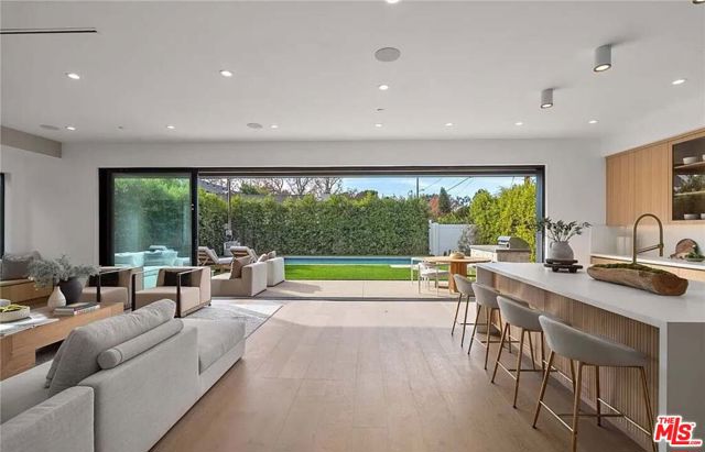 4453 Gentry Avenue, Valley Village CA: https://media.crmls.org/mediaz/1c8b950d-405a-4055-a592-f7ed0e35dfd2.jpg