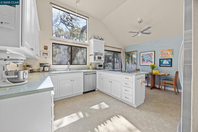 3800 Terra Granada Dr, Walnut Creek CA: https://media.crmls.org/mediaz/1c8c5c47-fe99-4747-89b7-b7813594a1d3.jpg