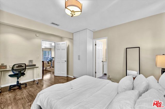11670 W Sunset Boulevard, Los Angeles CA: https://media.crmls.org/mediaz/1c8c7f53-5368-4000-82d7-2cdf41cbdcf6.jpg