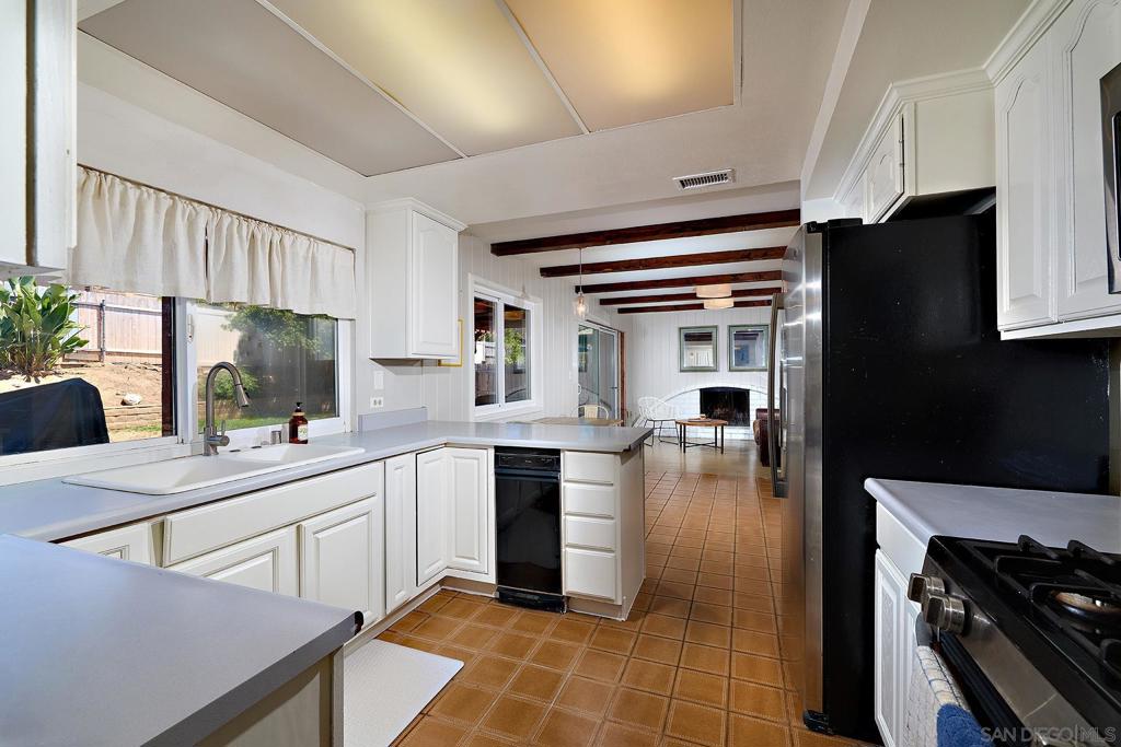 15019 Amso Street - photo 11