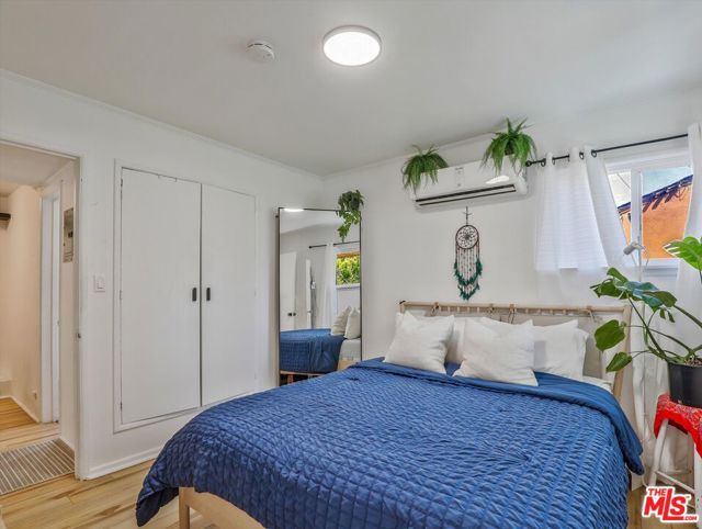 6921 Paseo Del Serra Drive, Los Angeles CA: https://media.crmls.org/mediaz/1c8cc8f8-749a-43b7-be58-f8f7fa25202f.jpg