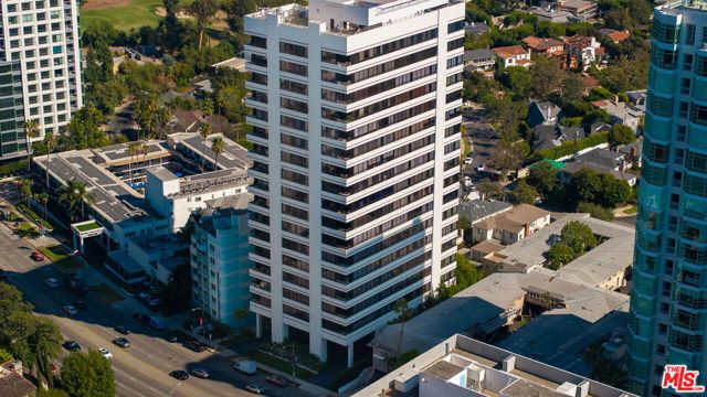 10350 Wilshire Boulevard, Los Angeles CA: https://media.crmls.org/mediaz/1c8ce249-e9a7-407f-95ad-f5a7068c990c.jpg