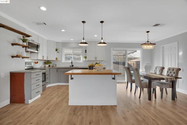 1166 Hibiscus Way, Livermore CA: https://media.crmls.org/mediaz/1c8cf42b-7b4f-4fca-876e-d94409d2e7b5.jpg