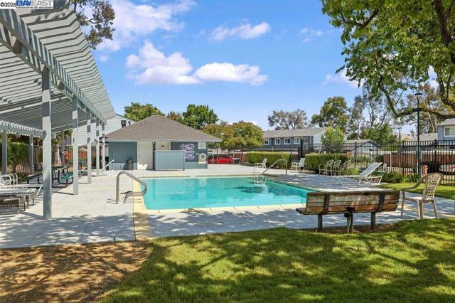 1048 Spring Valley Cmn, Livermore CA: https://media.crmls.org/mediaz/1c8f6155-1e07-4f41-a4ca-bda2999b9102.jpg