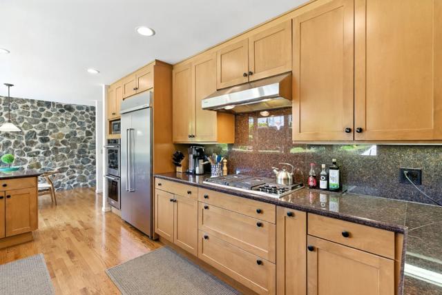 3795 Ralston Avenue, Hillsborough CA: https://media.crmls.org/mediaz/1c8f7cba-6175-4741-be5e-fb0b55a47a97.jpg