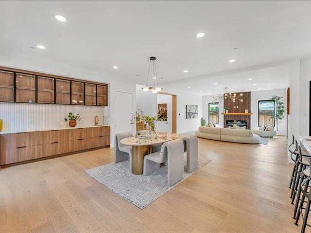 883 Rorke Way, Palo Alto CA: https://media.crmls.org/mediaz/1c8faf07-cd8b-427c-8370-1998debe6965.jpg