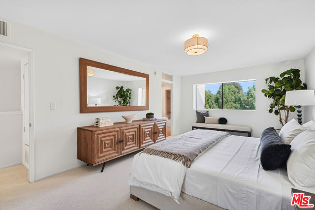 15167 Magnolia Boulevard, E photo 21